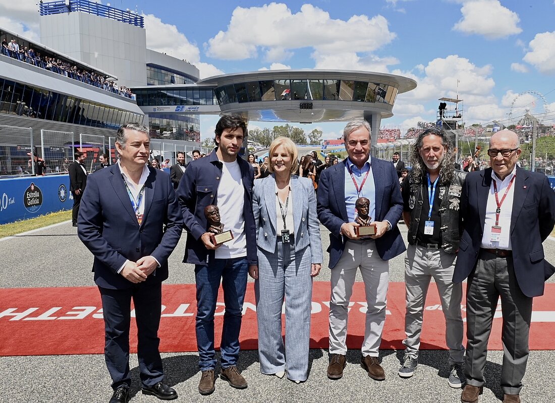 Alcaldesa entrega Premios del Motor a los Sainz