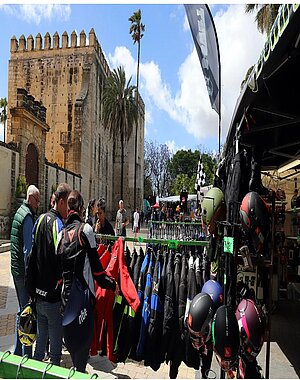 Mercadillo motero. 
