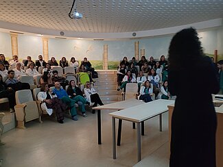 Sesión Clinica Impartida hoy en el Servicio de Ginecología y Obstetricia del Hospital Universitario de Jerez: "ABORDAJE DE LA INFECCIÓN POR VIH Y LAS ITS CON PERSPECTIVA DE GÉNERO". 