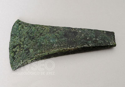 HACHA PLANA DE BRONCE