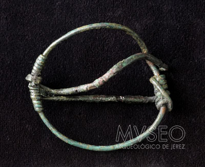 HISPANIC ANNULAR FIBULA (BROOCH)