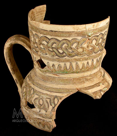 SMALL JUG WITH GEOMETRIC DECORATION