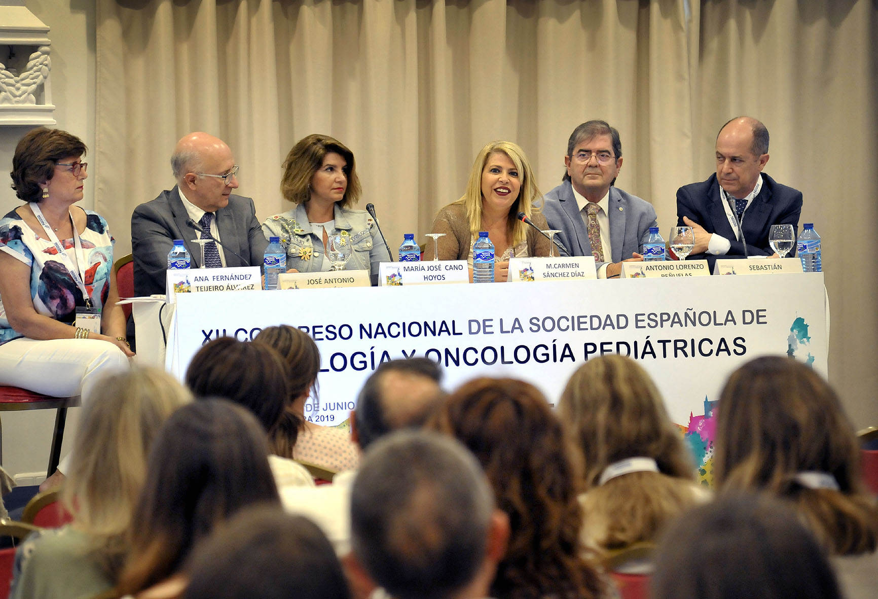La alcaldesa en la inauguración del congreso médico