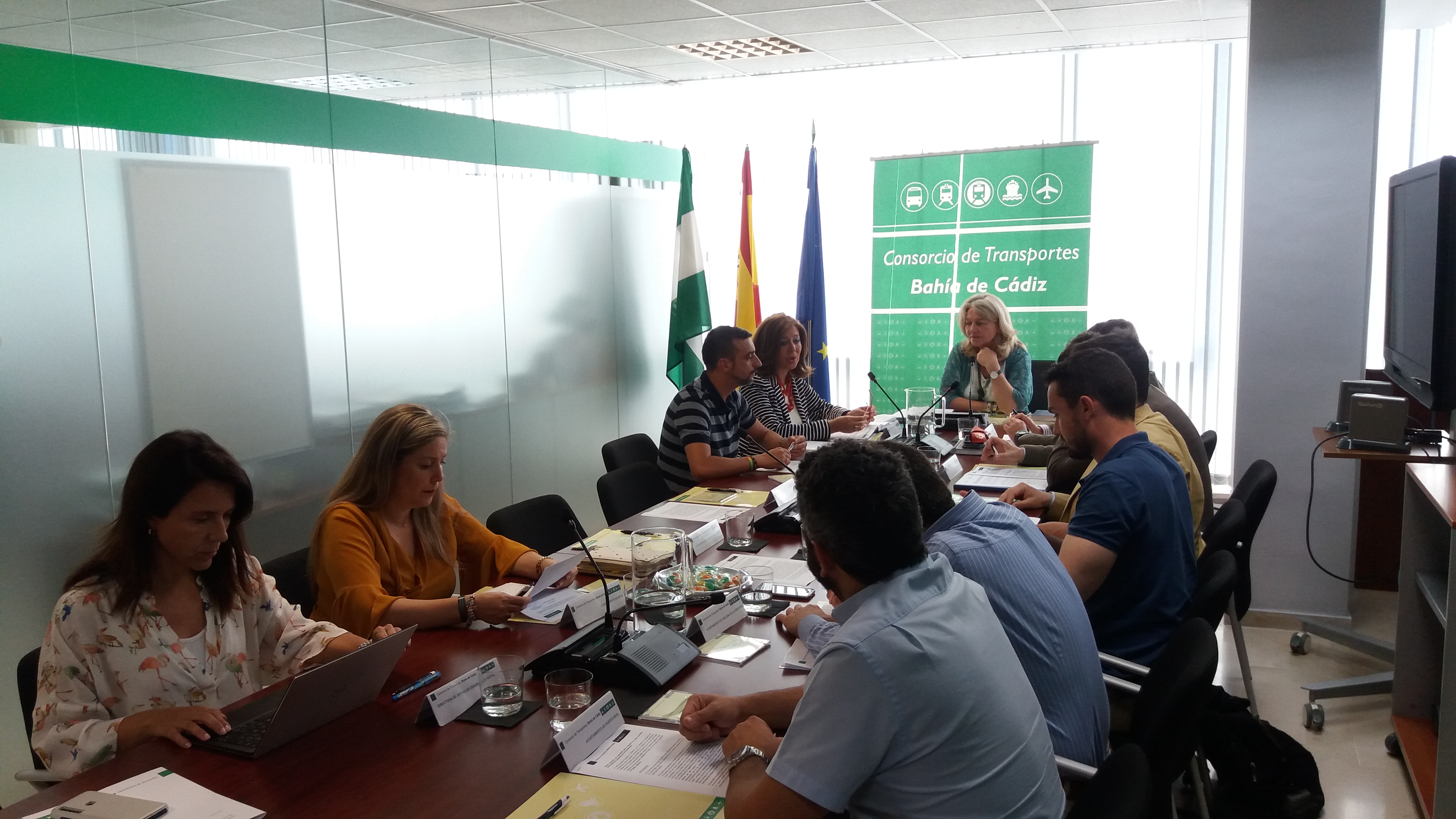 El teniente de alcaldesa durante la reunión