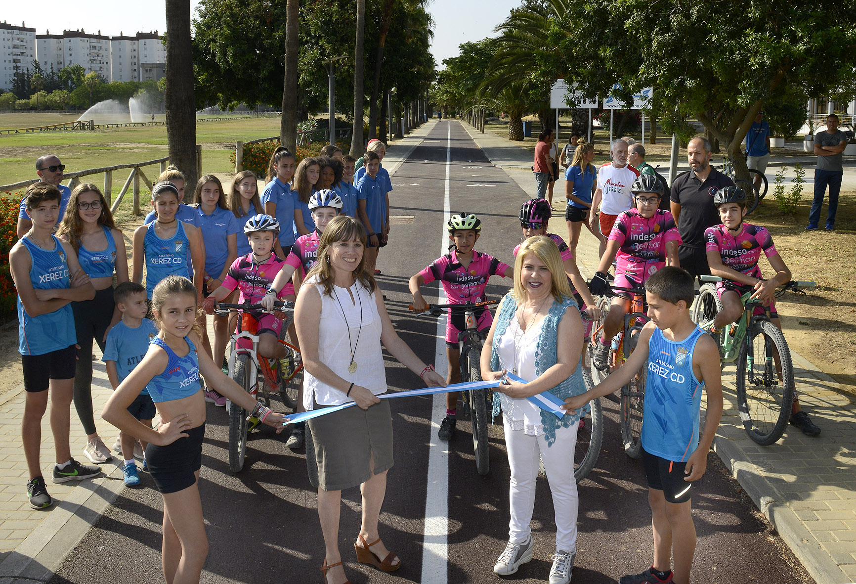 La alcaldesa durante la inauguración de este nuevo espacio deportivo