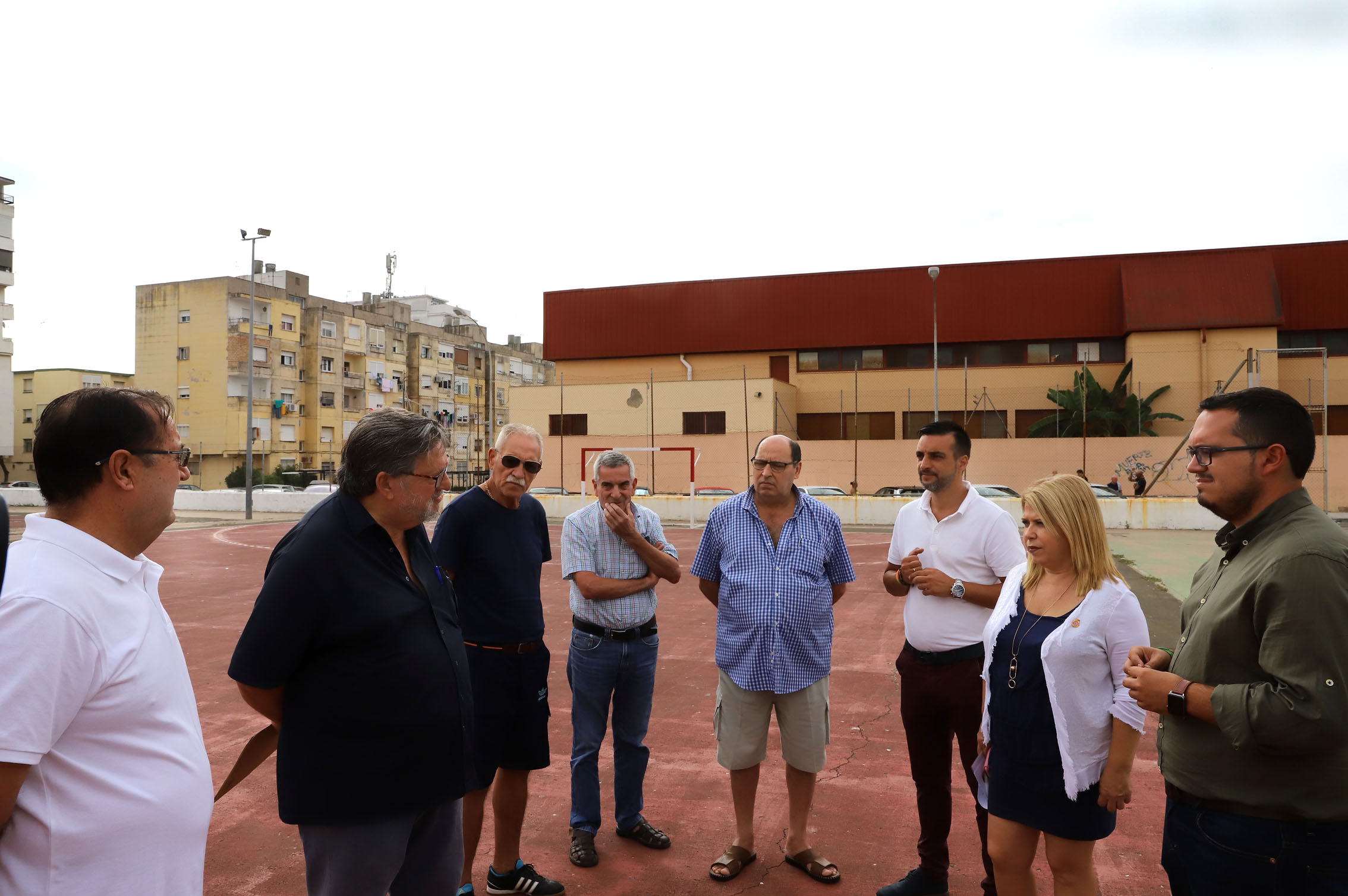 La alcaldesa durante la visita