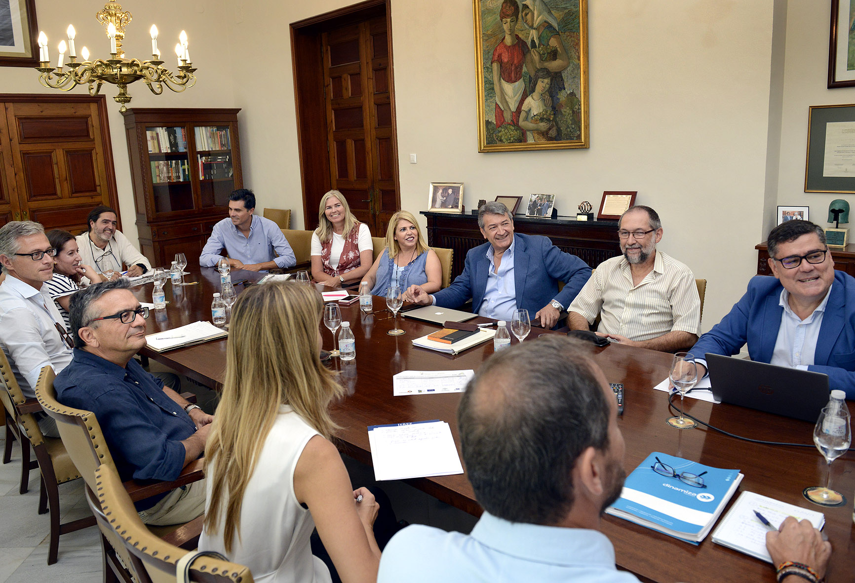 La alcaldesa durante la reunión