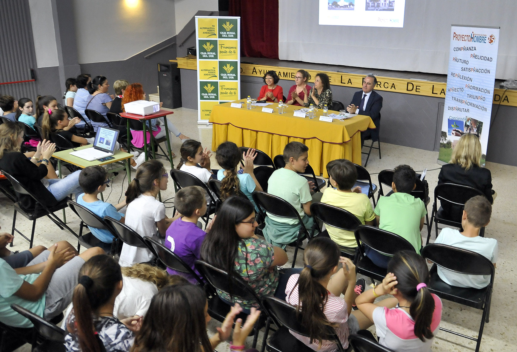 Foto archivo de clausura programa Proyecto Hombre en zona rural Foto archivo clausura Proyecto Hombre en zona rural