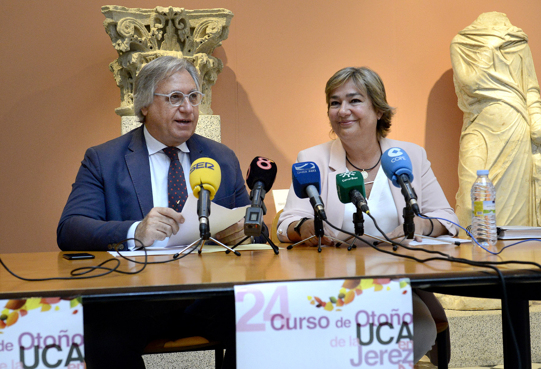 Francisco Camas durante la presentación