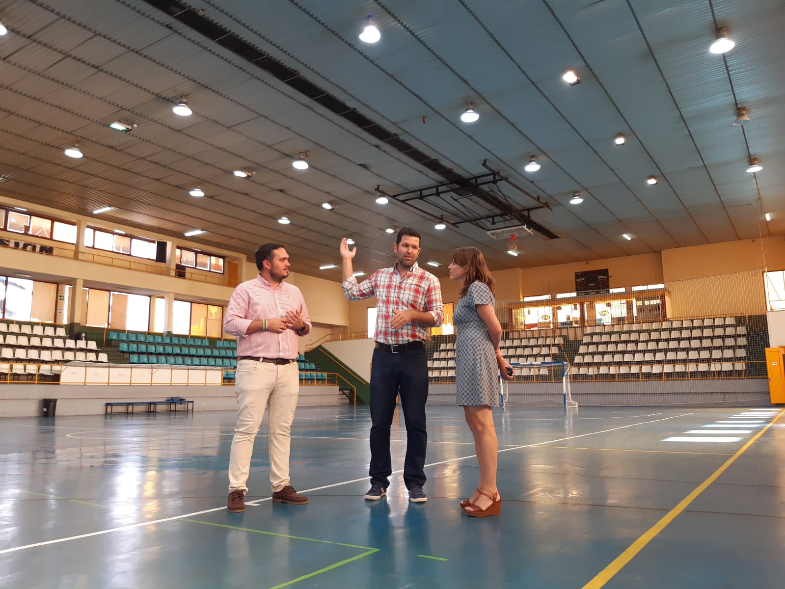 Jesús Alba y Laura Álvarez durante la visita