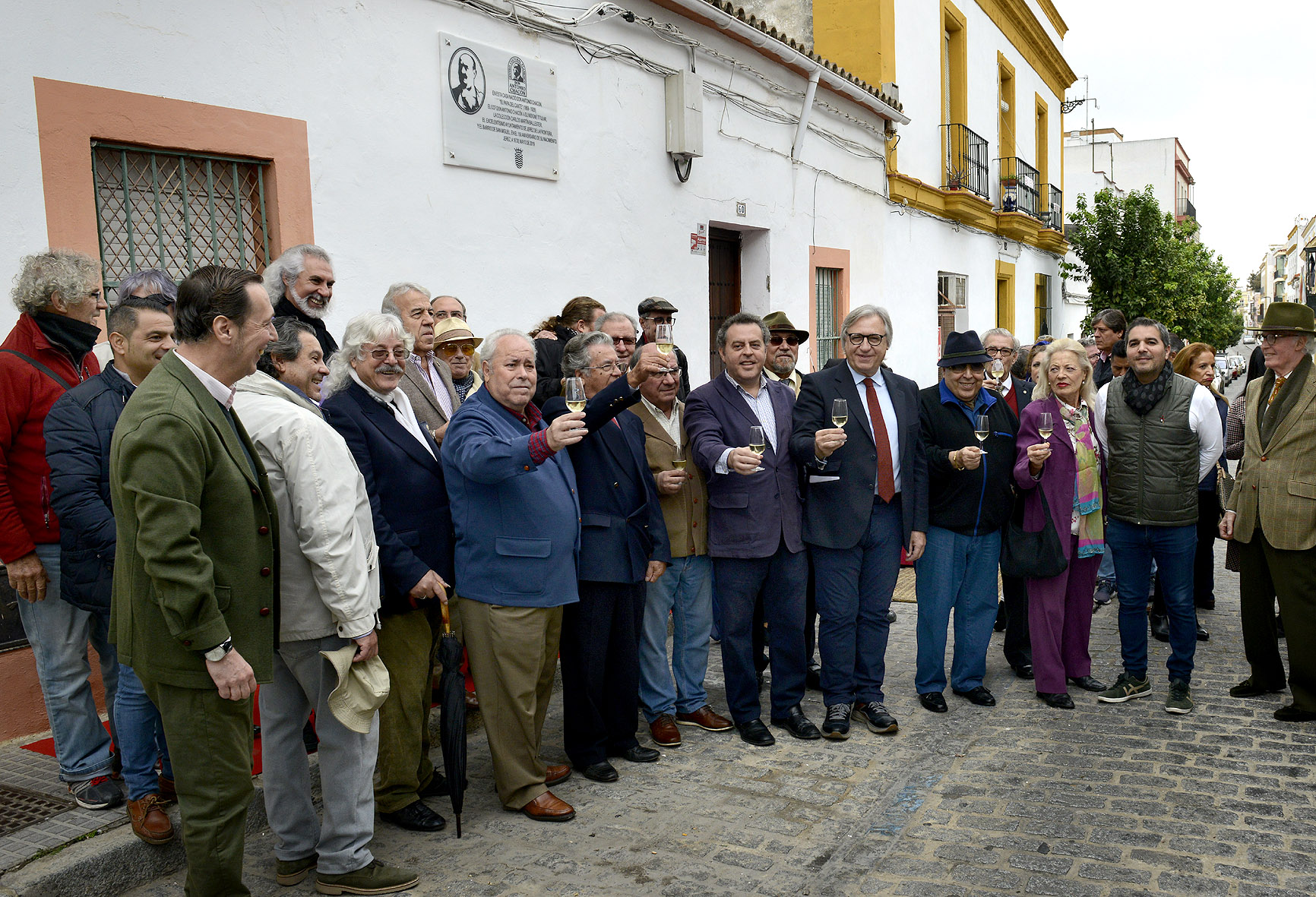 Camas placa Antonio Chacón