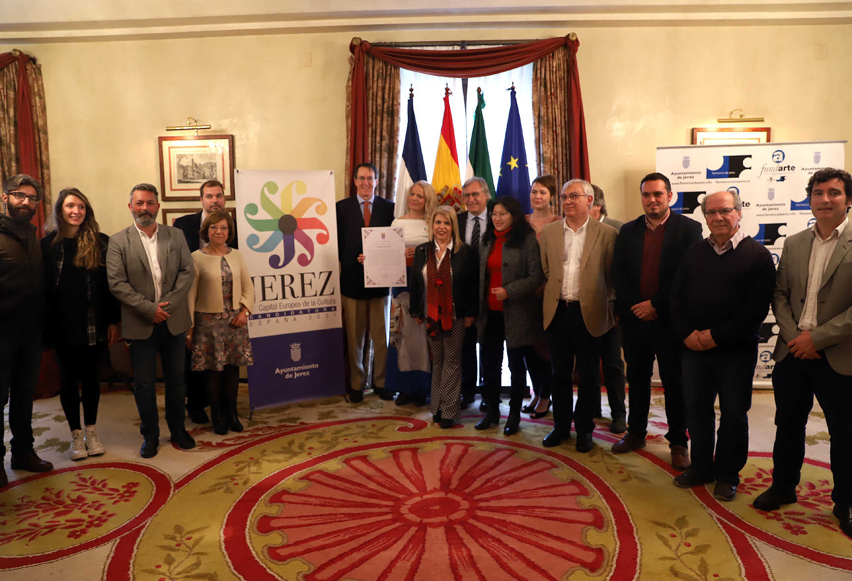 La Embajadora del Flamenco de Jerez arropada por parte la corporación municipal y el mundo del flamenco