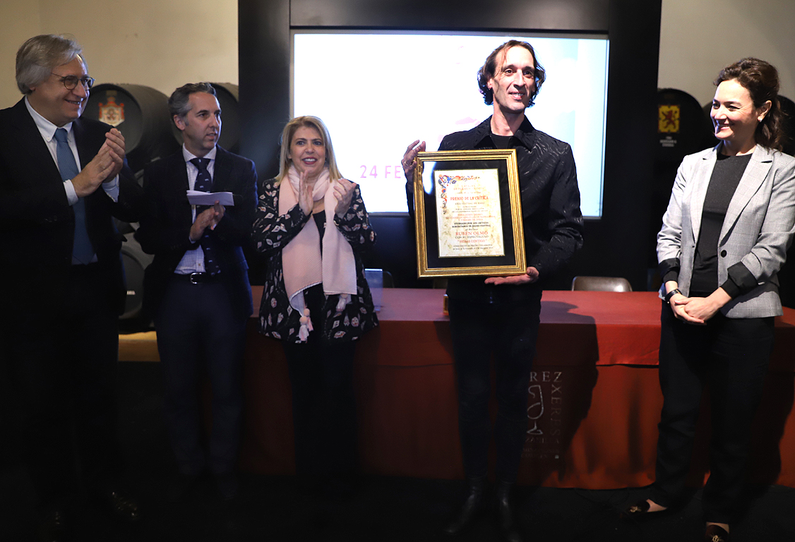 Ruben Olmo recibe el Premio de la Crítica