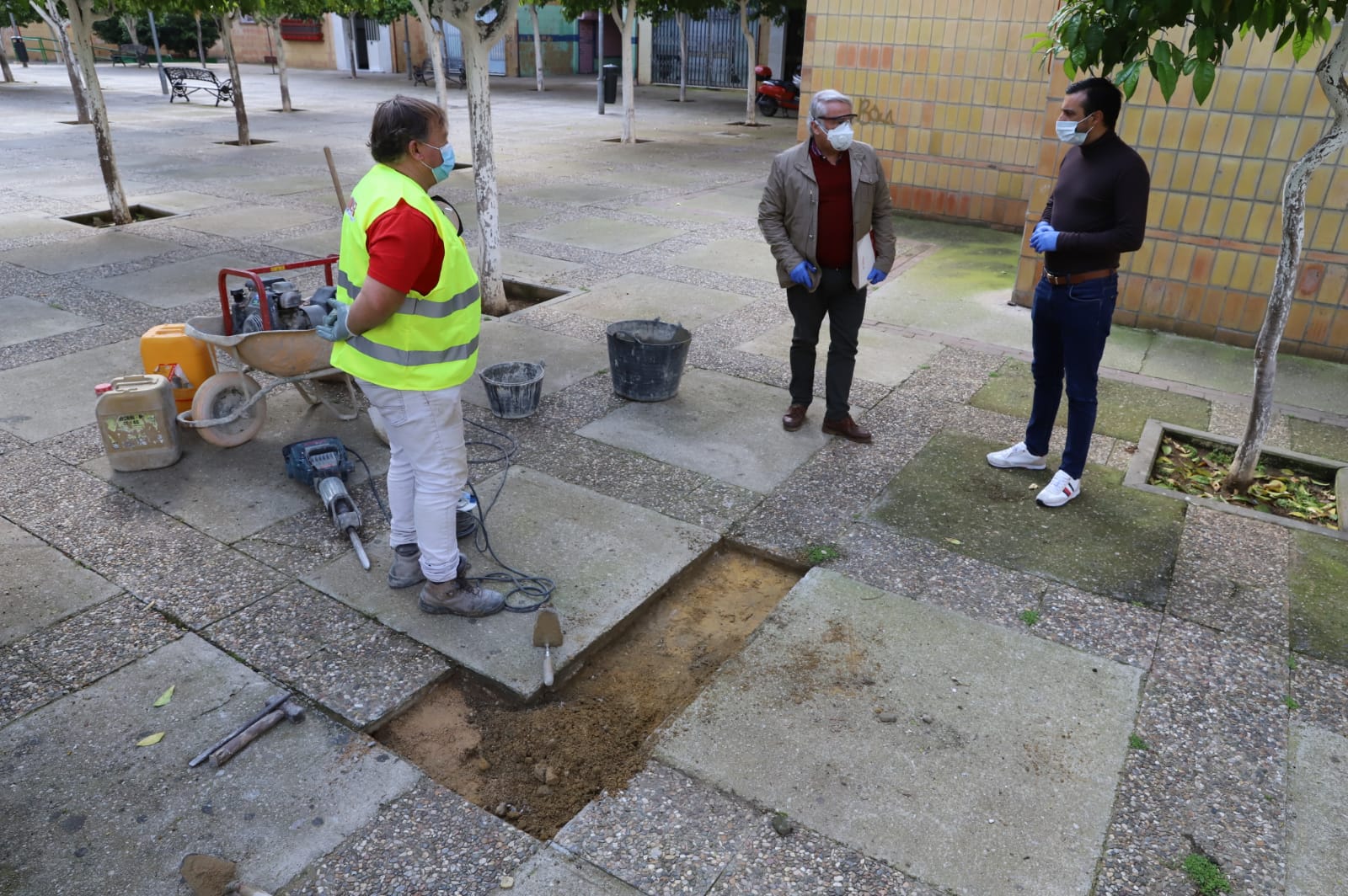 José Antonio Díaz durante su visita a las obras