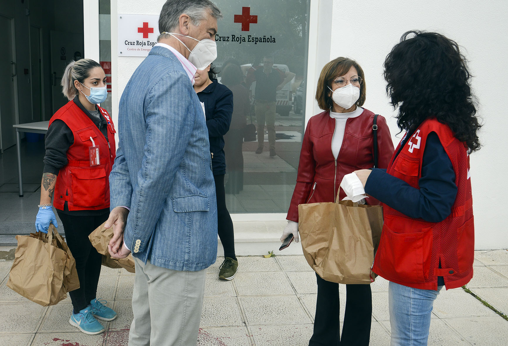 Carmen Collado durante la visita a la entidad