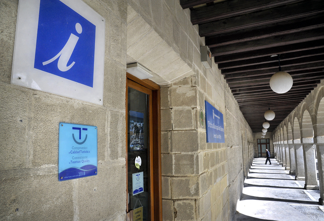 Oficina de Turismo Plaza Arenal