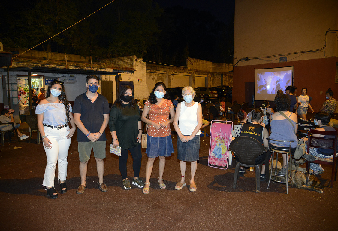 Cine en mi Barrio- H Ramos