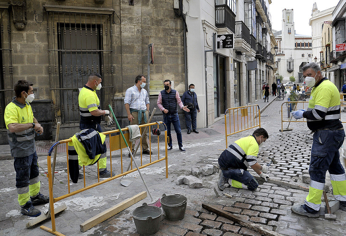 Obras en calle Honda