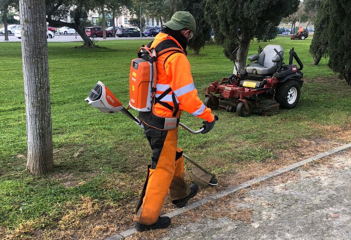 Adecentamiento parques y jardines