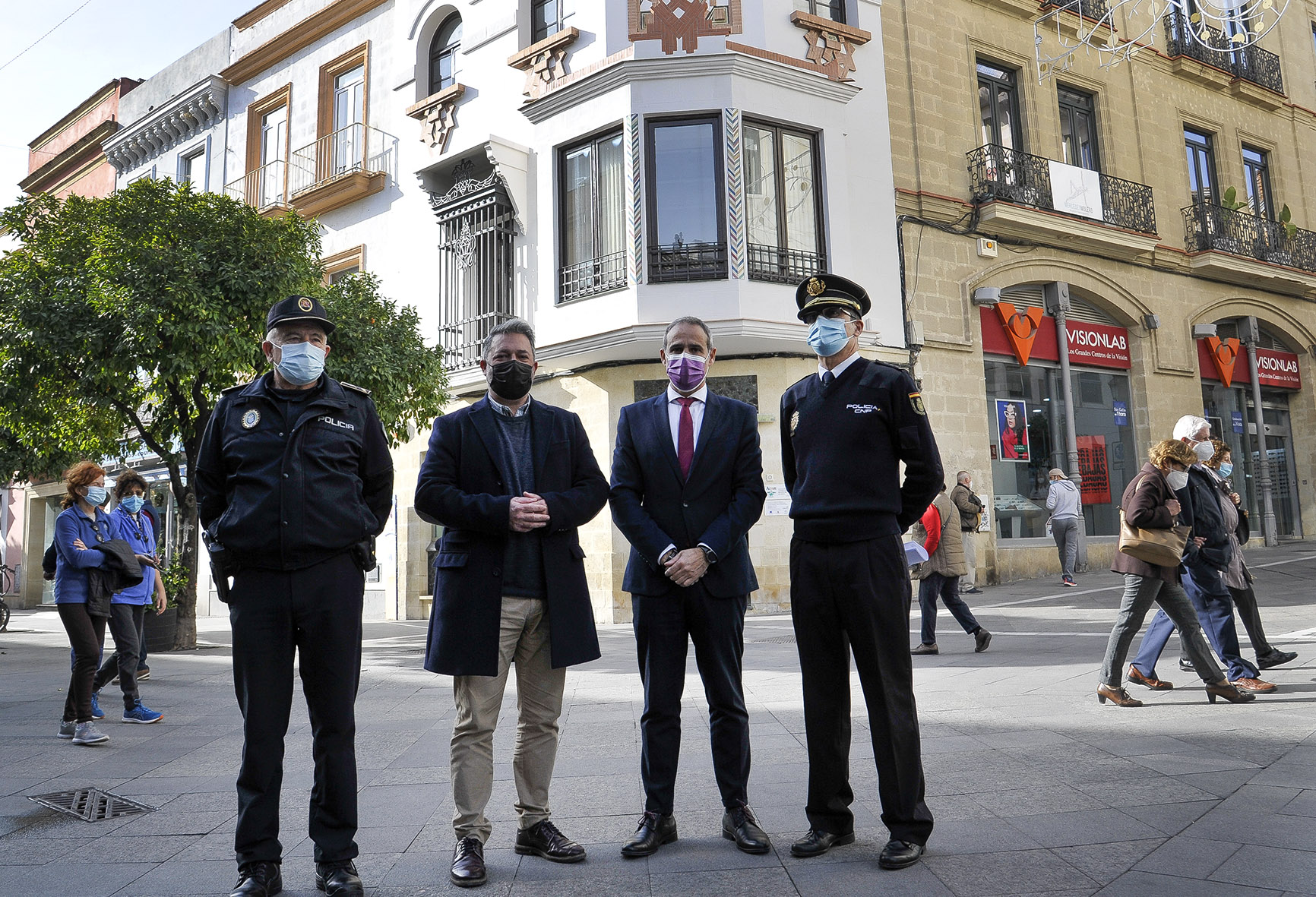 policía  calle Larga