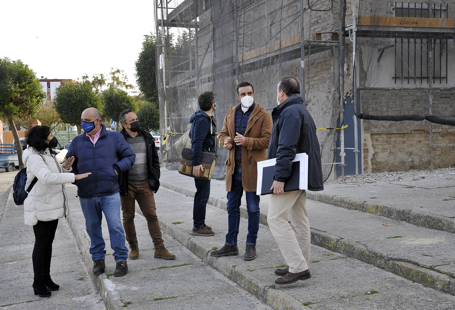 Los delegados durante la visita
