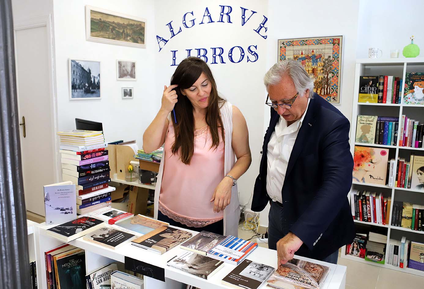Francisco Camas en la librería