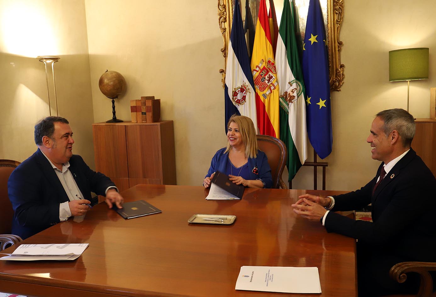 Alcaldesa con Alto Comisionado Pobreza Infantil