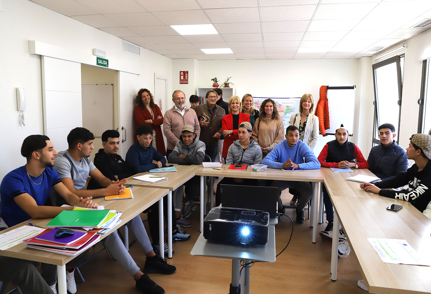 Alcaldesa visita Ceain