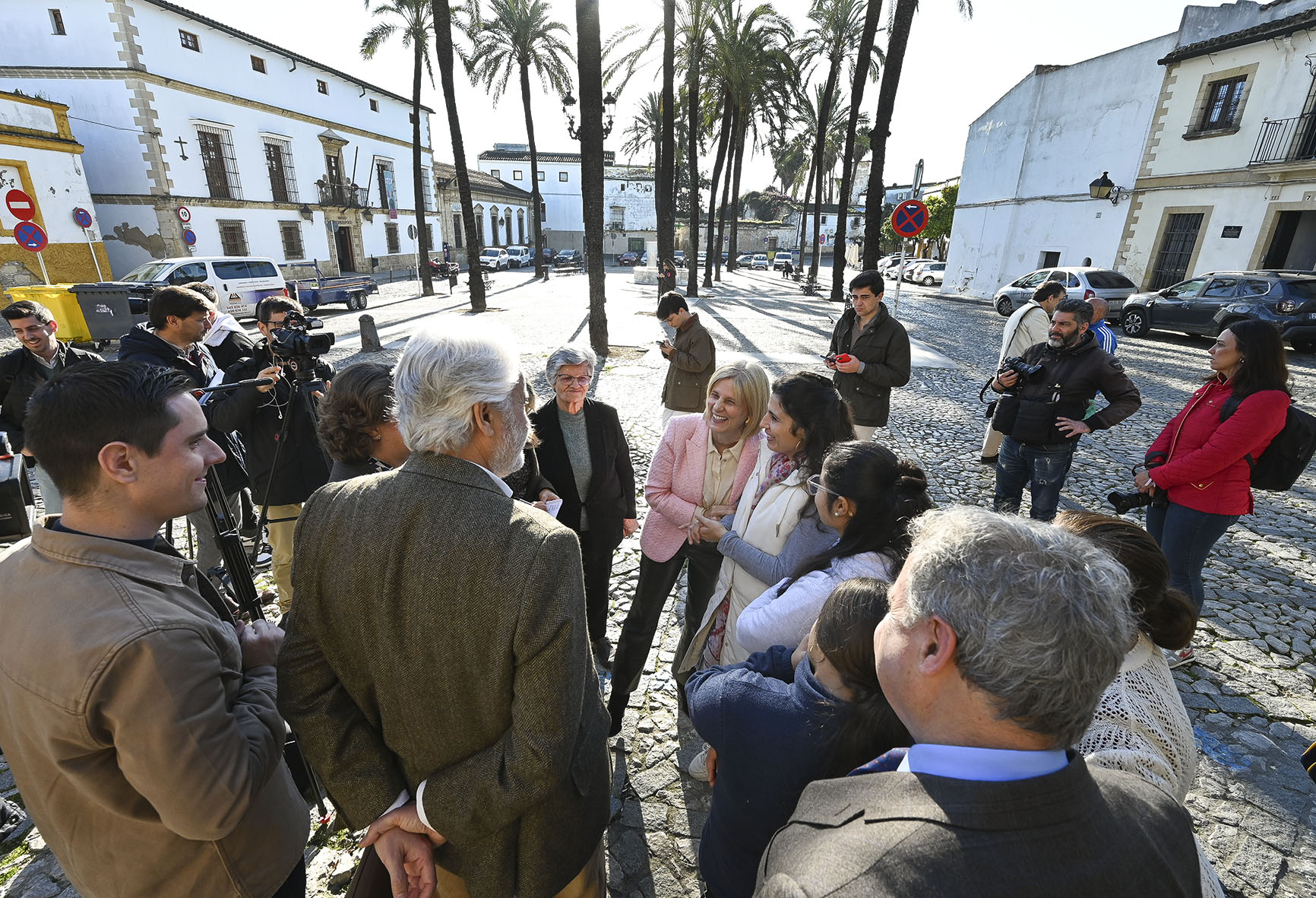 La alcaldesa visita el inicio de las obras de consolidación del Palacio ...