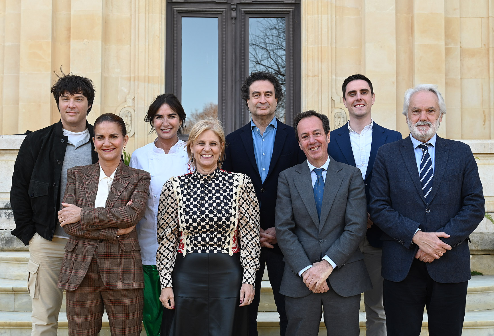La alcaldesa junto a los presentadores del programa