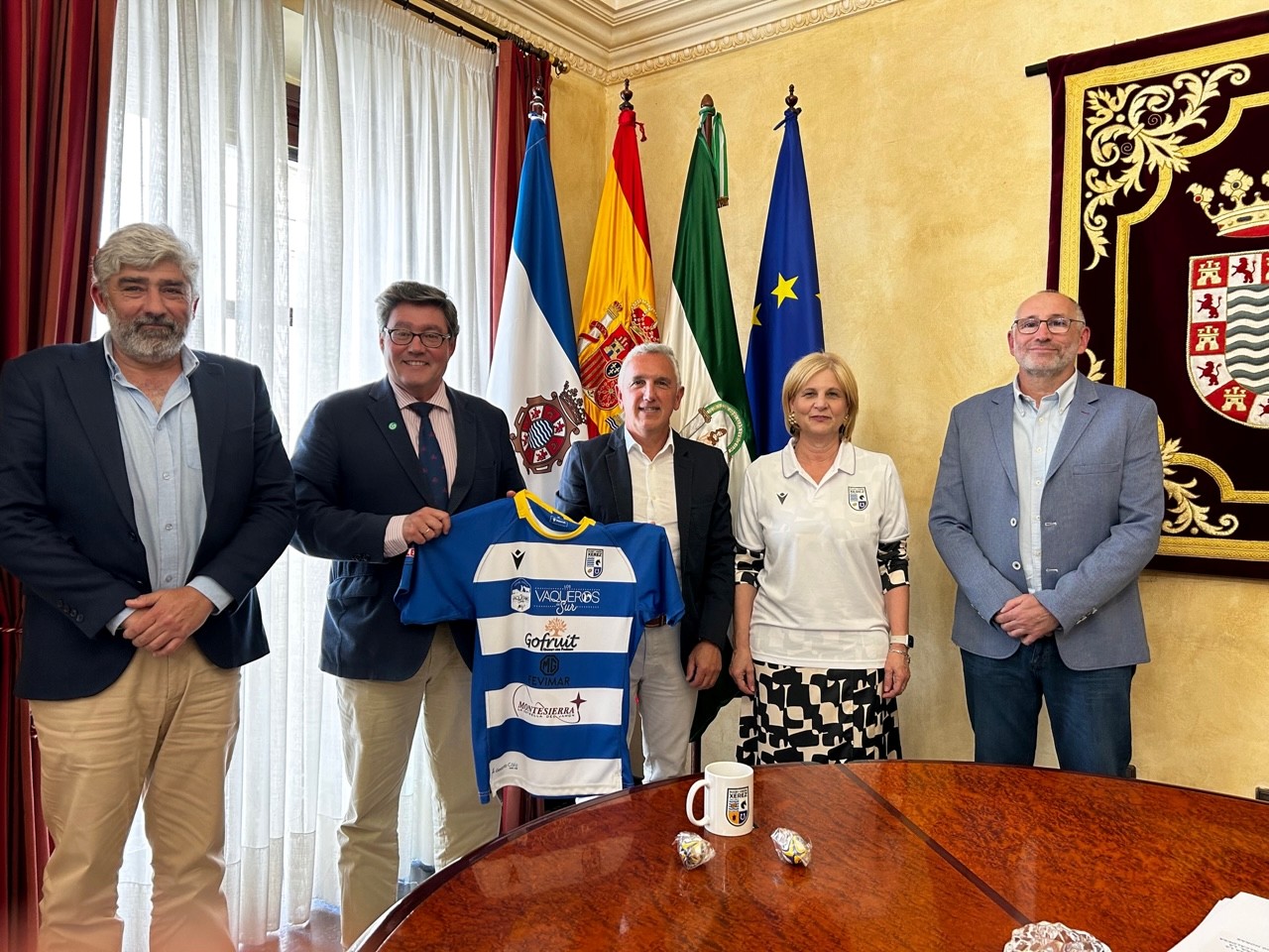 La alcaldesa durante la reunión