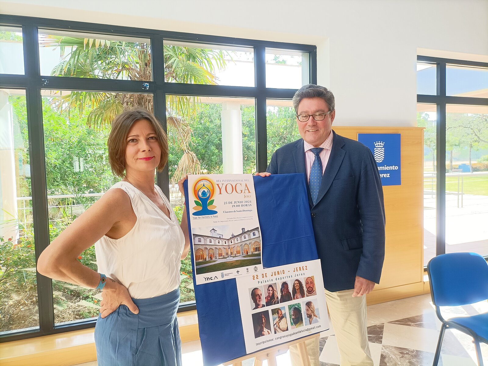Aparicio presenta Congreso de Yoga