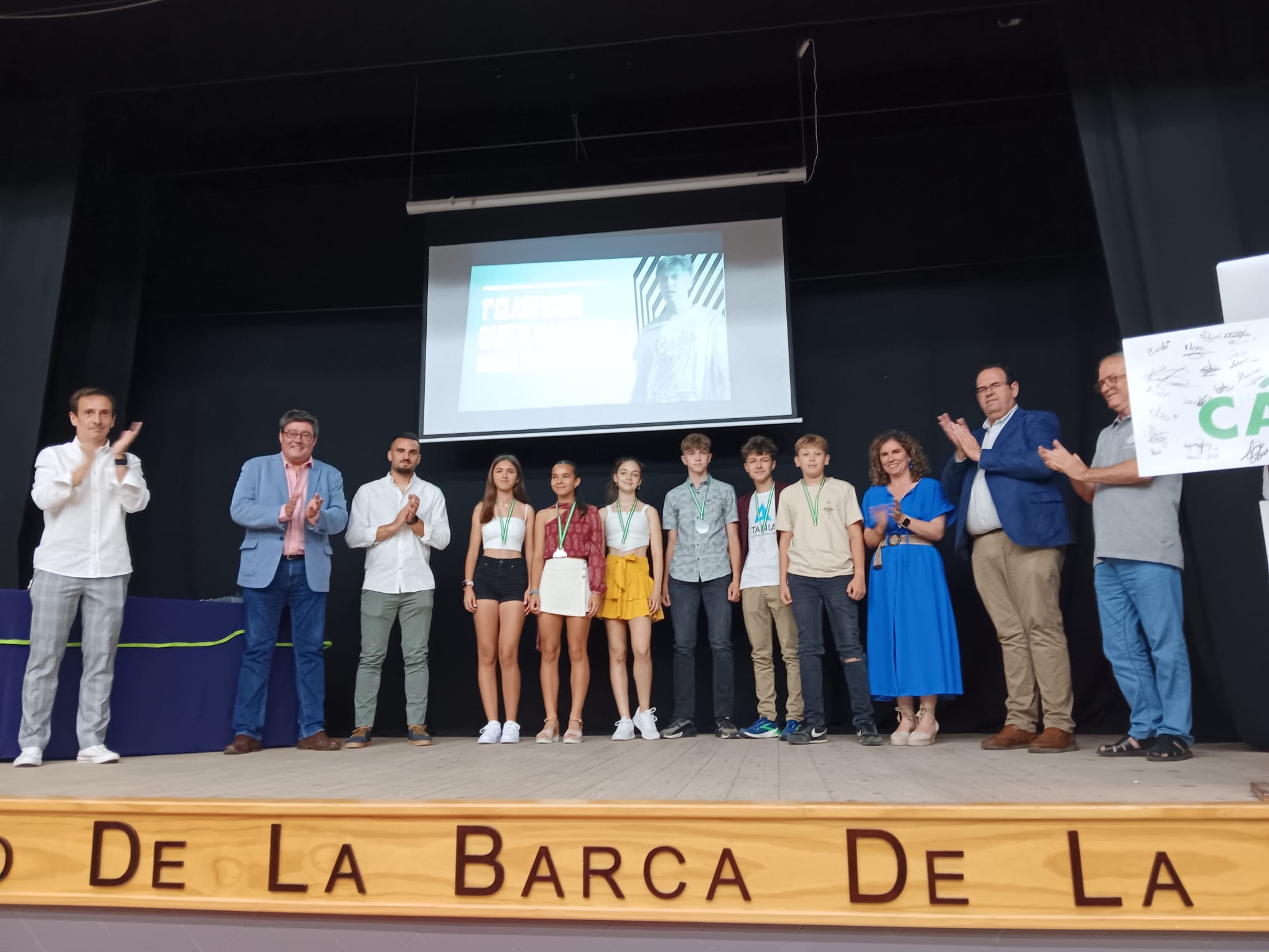 Foto de familia de la entrega de galardones