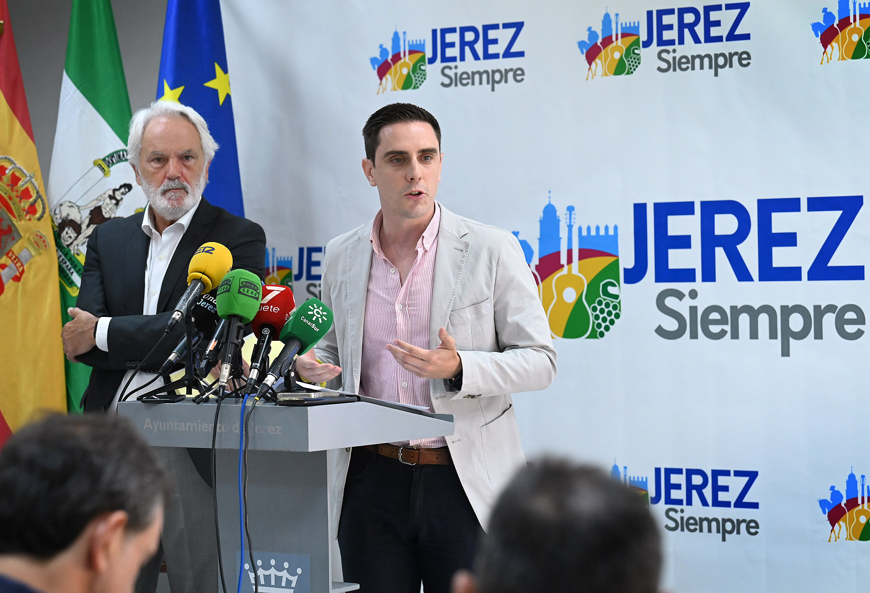 El teniente de alcaldesa durante la rueda de prensa