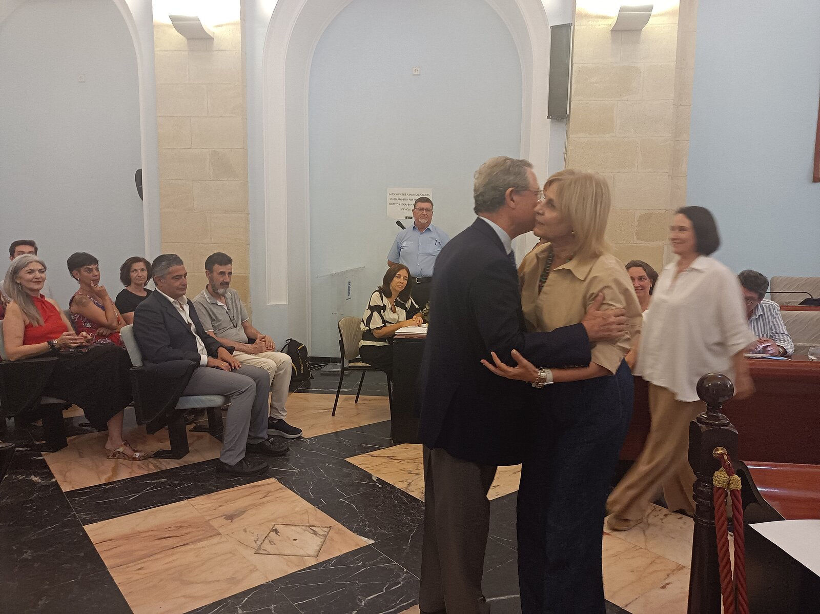 La alcaldesa durante el pleno