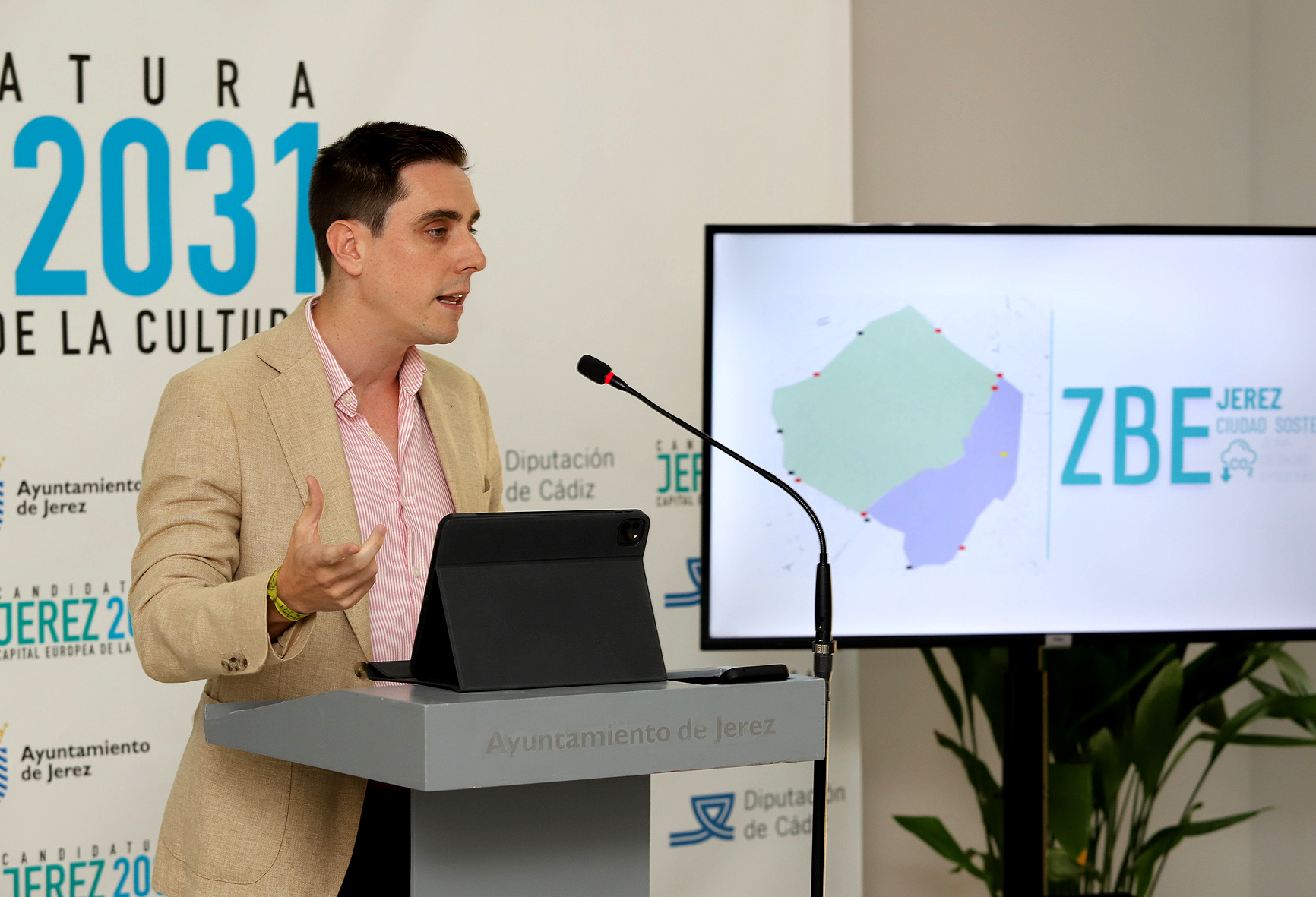 Jaime Espinar durante la rueda de prensa