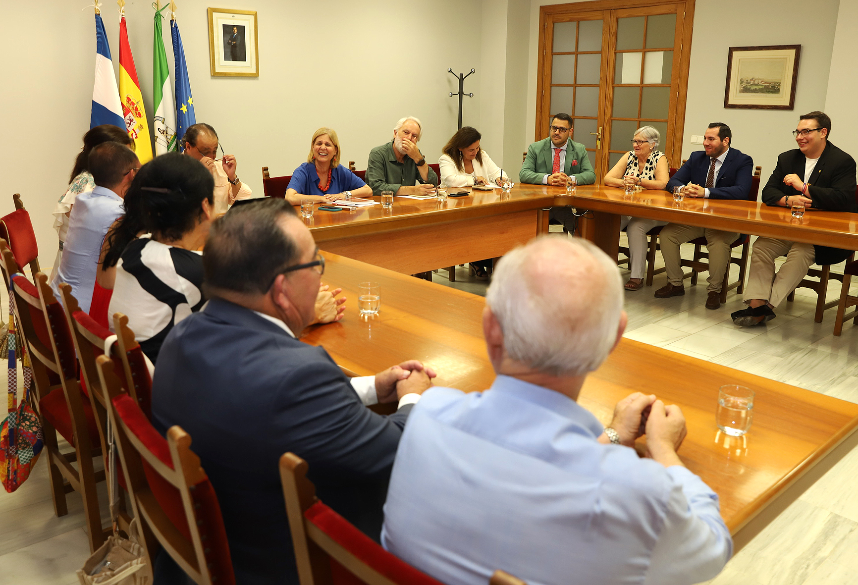 Alcaldesa se reúne con la hermandad de Santa Marta