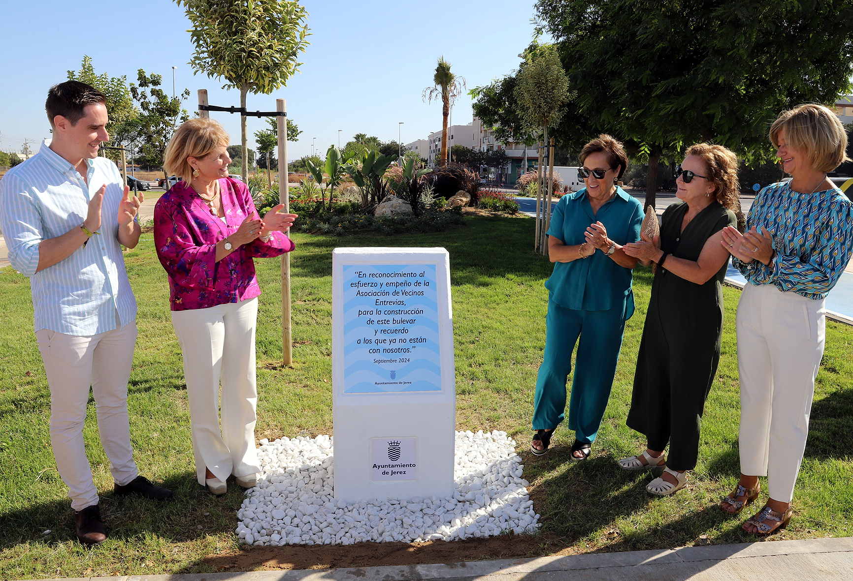 La alcaldesa inaugura el Bulevar Entrevías
