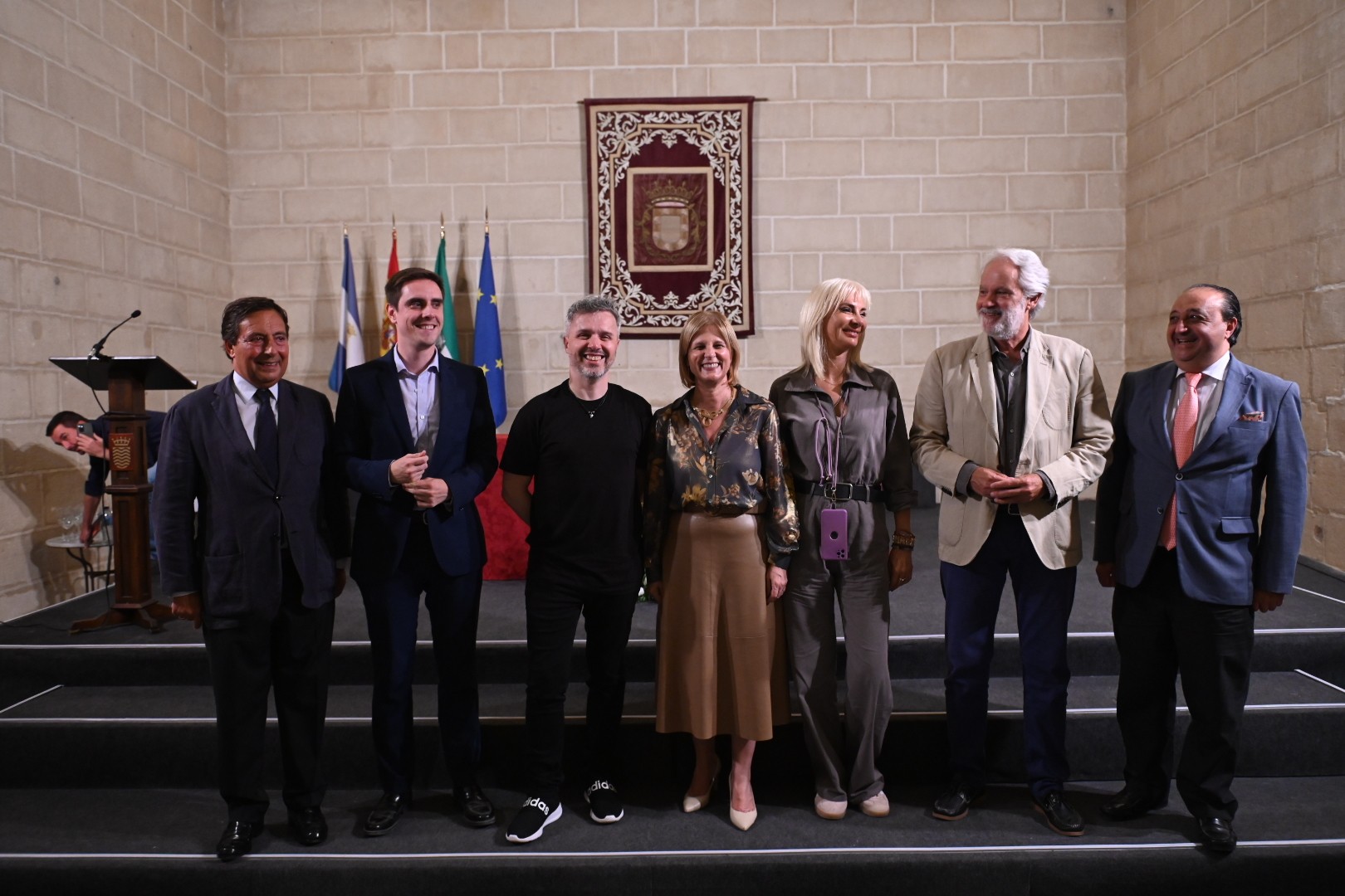 Alcaldesa asiste a la presentación del libro de Juan Gómez Jurado