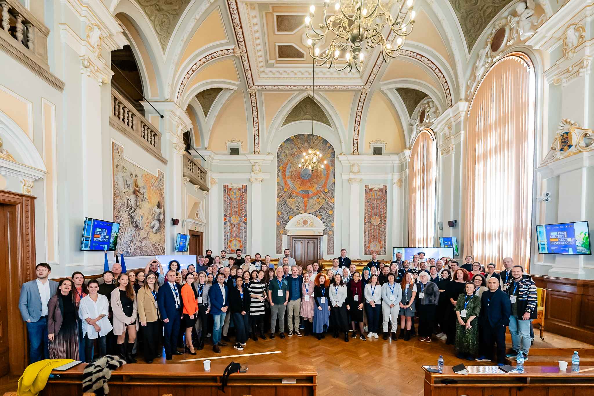 Fotografía de grupo de los participantes