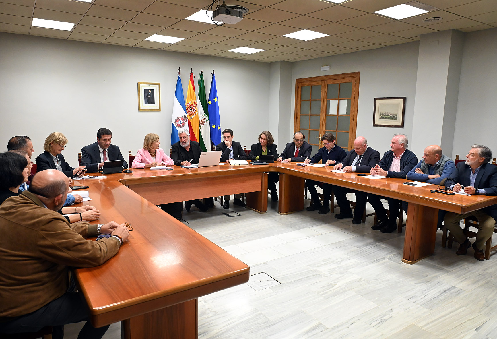 La alcaldesa recibe a la recién constituida Asociación de vecinos de La ...