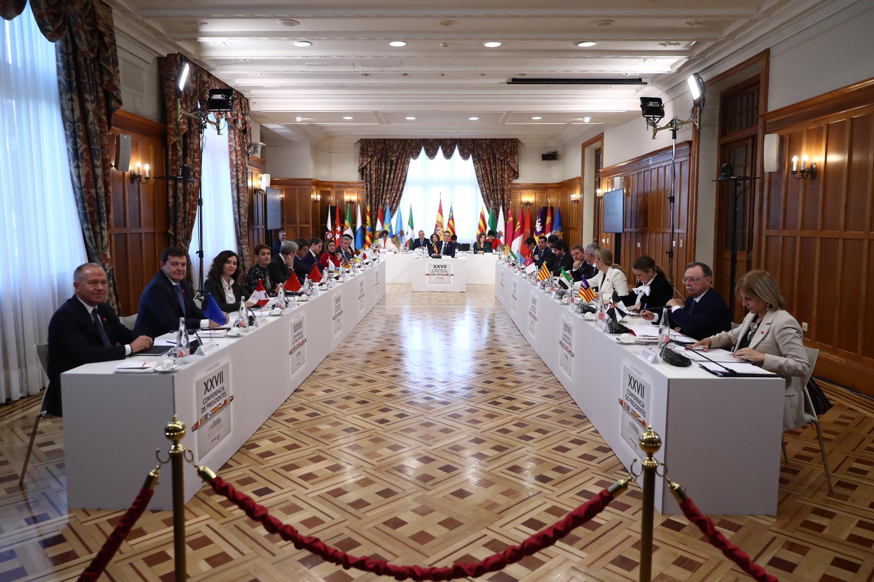 La alcaldesa asiste a la Conferencia de Presidentes