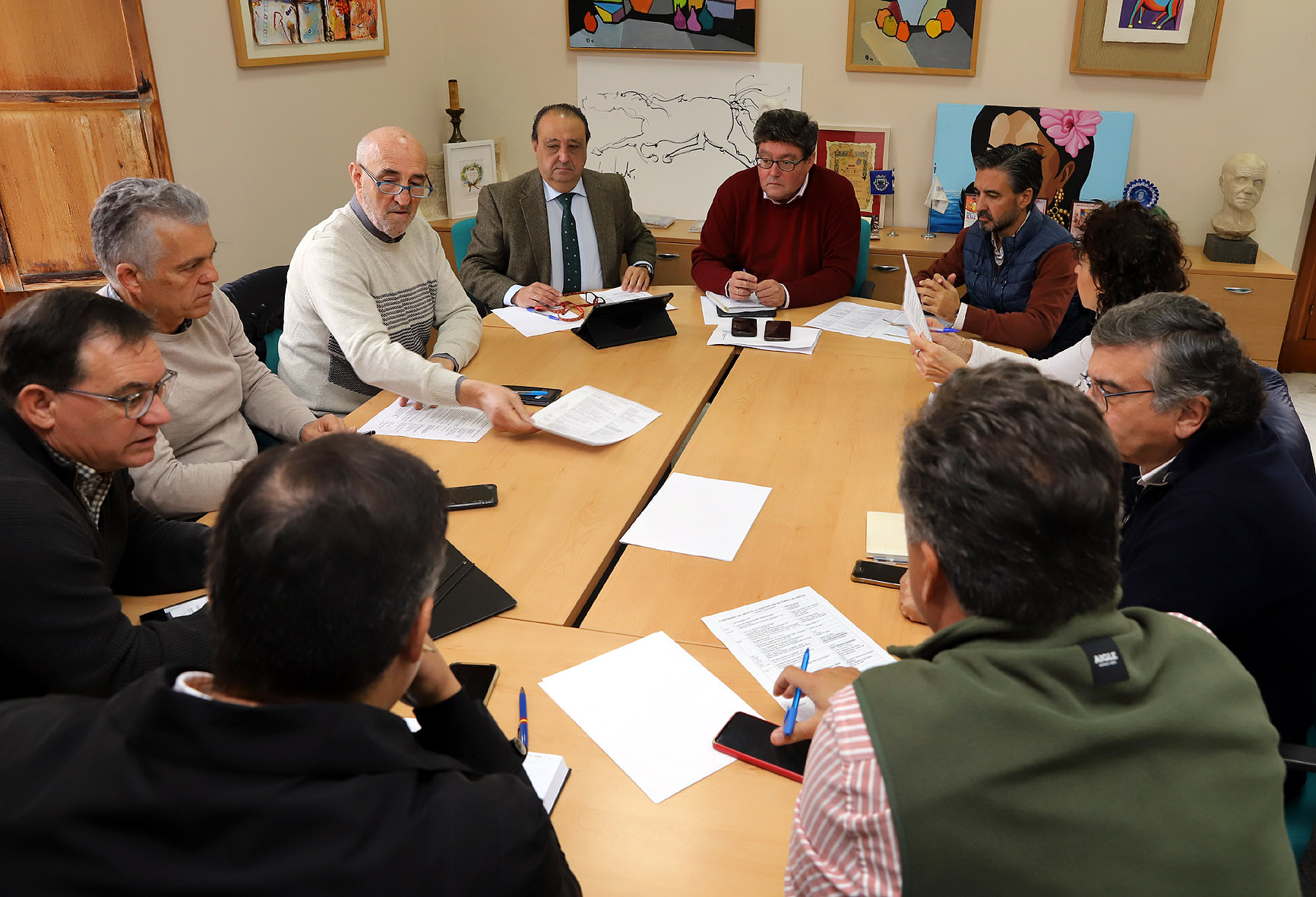 Los delegados municipales durante la reunión