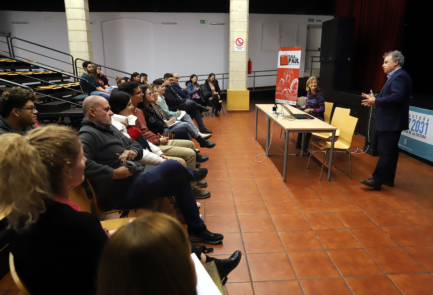 Los delegados durante la reunión