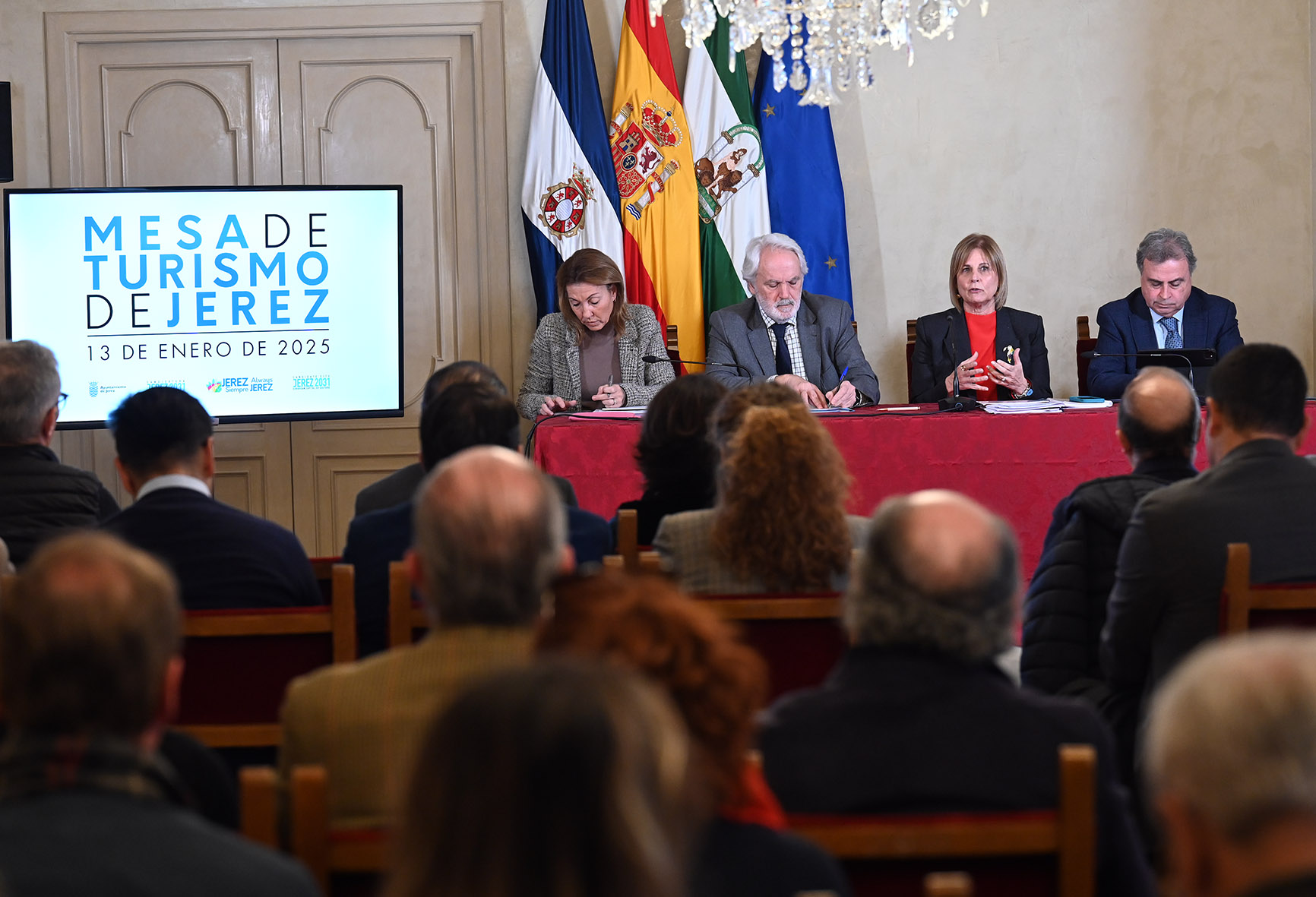 La alcaldesa en la Mesa del Turismo celebrada esta semana