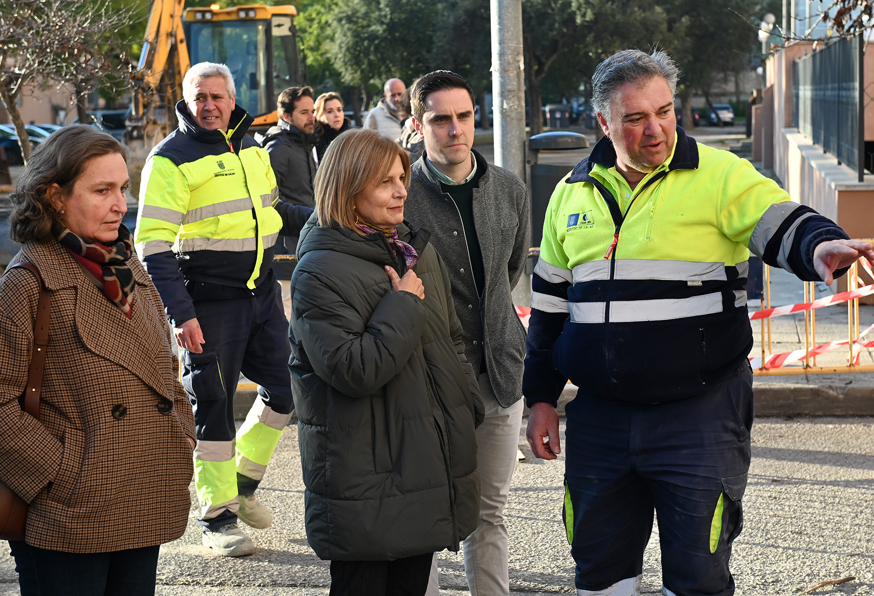 La alcaldesa durante la visita a la barriada