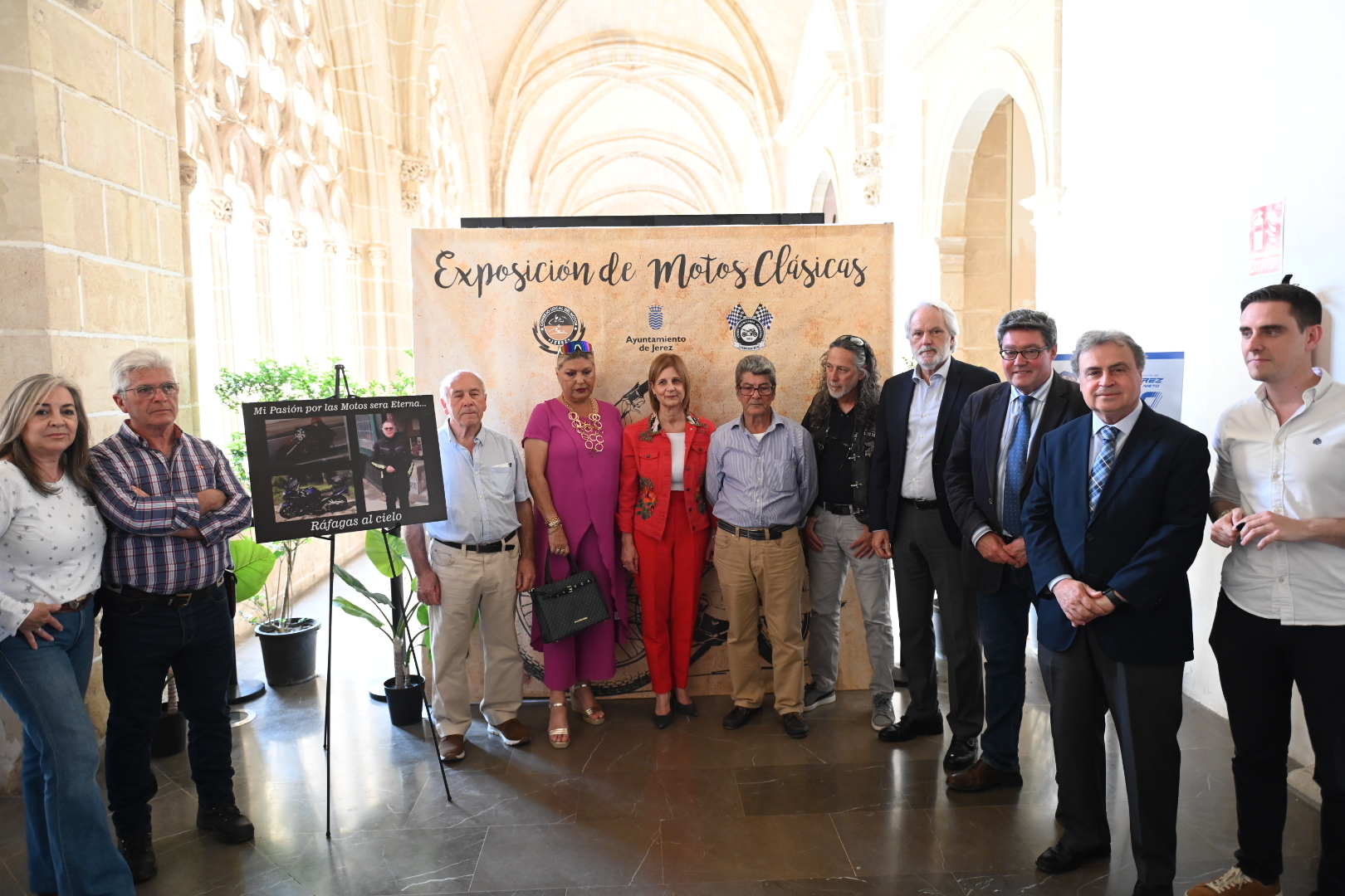 La alcaldesa inaugura exposiciones Claustros de Santo Domingo