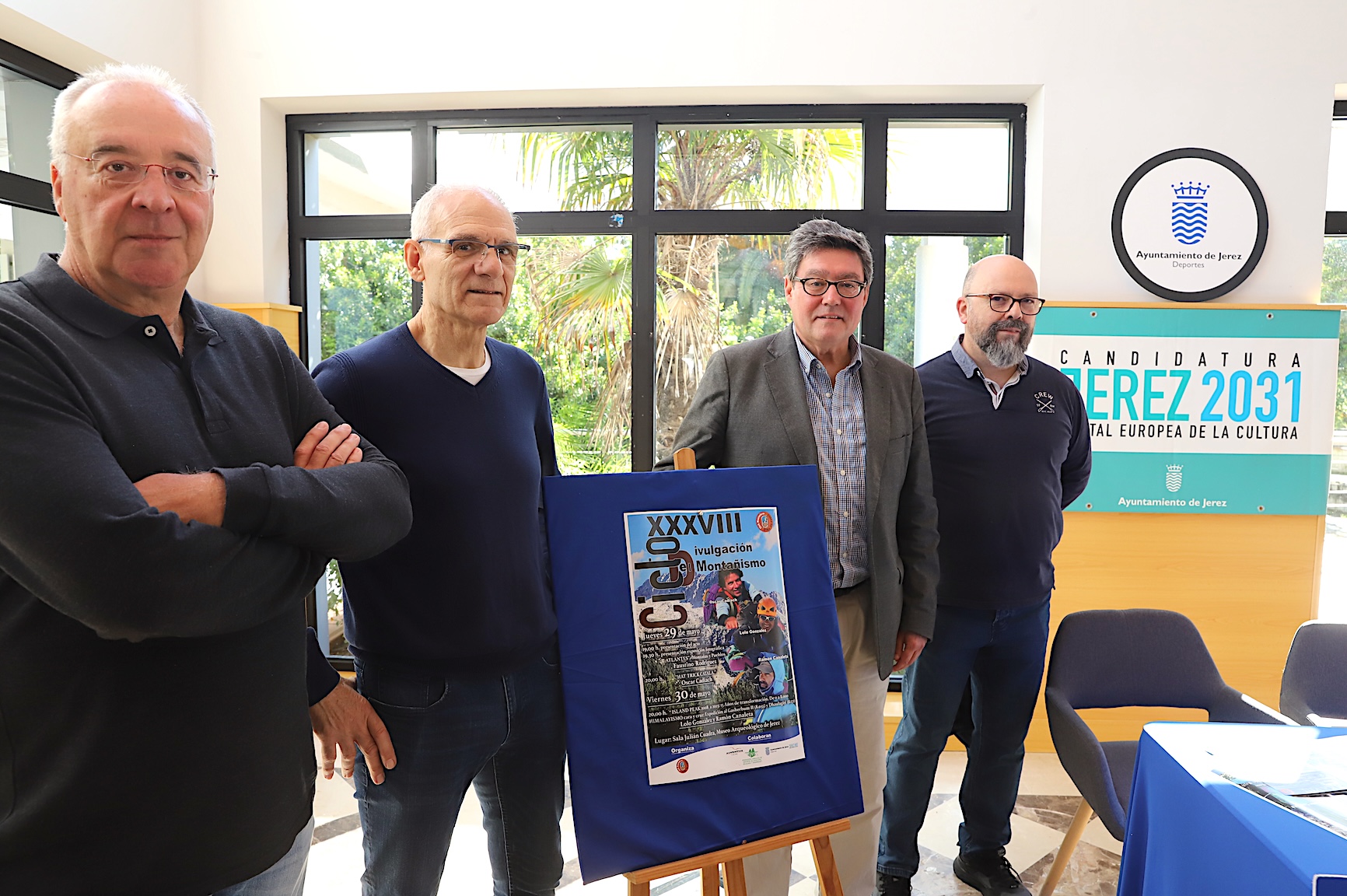 El delegado de Deportes presenta un ciclo de divulgación del montañismo