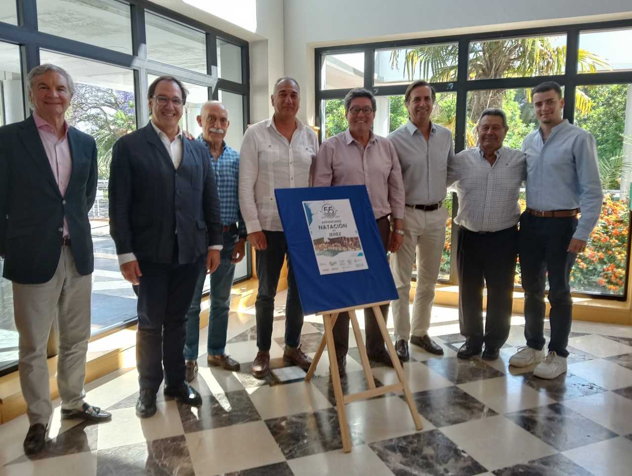 Aparicio presenta los actos del 55 aniversario de la natación jerezana