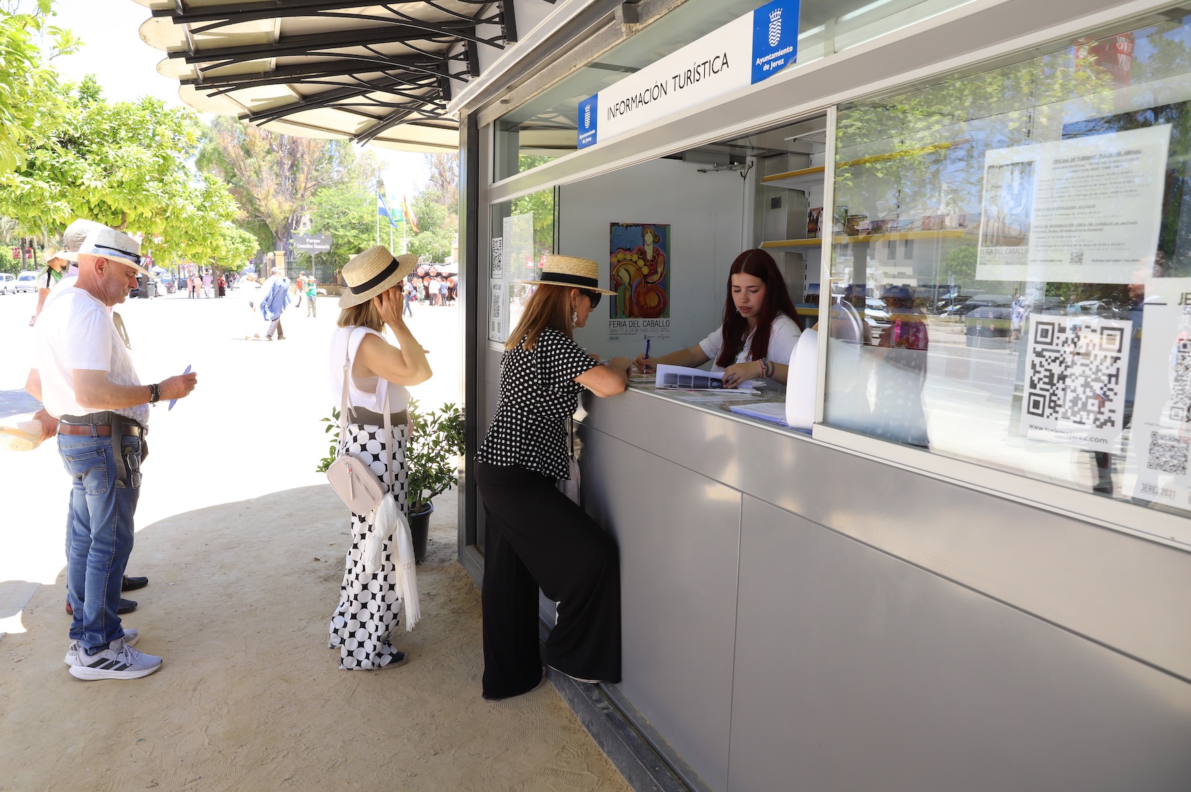 Punto de información turística en la Feria del Caballo